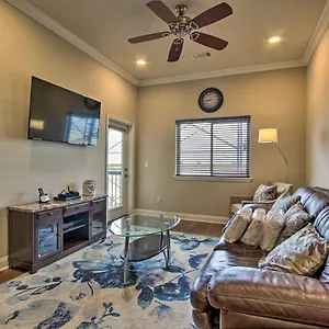 With Community Pool Less Than 1 Mile To Miramar Beach! Apartment